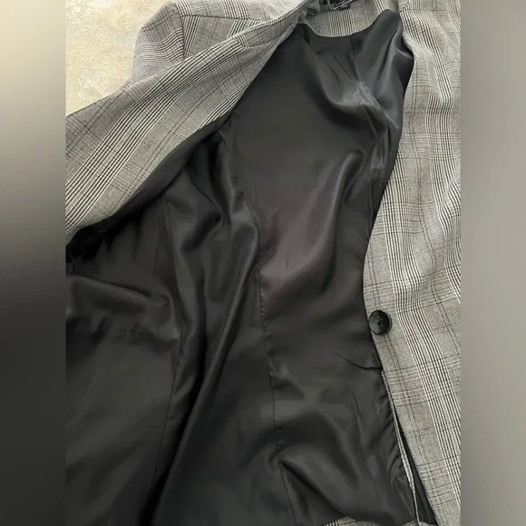 063. Bundle of Two Blazers - Picture 6 of 11